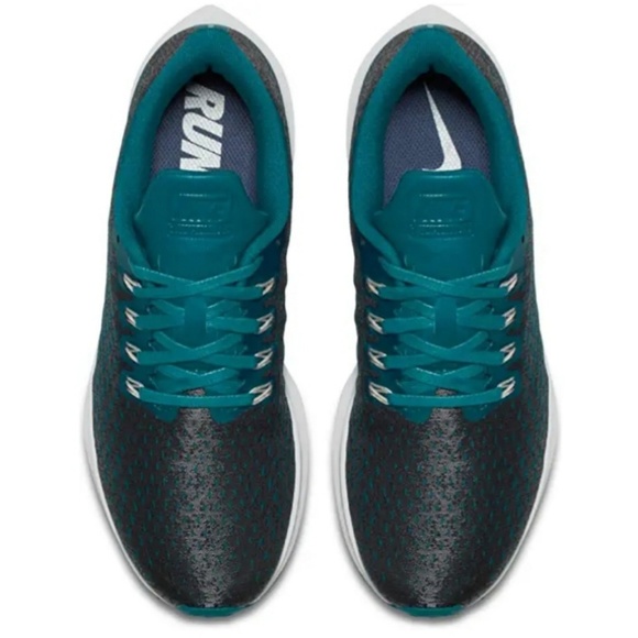 Nike Shoes - Nike shoes Nike Shoes - Nike shoes